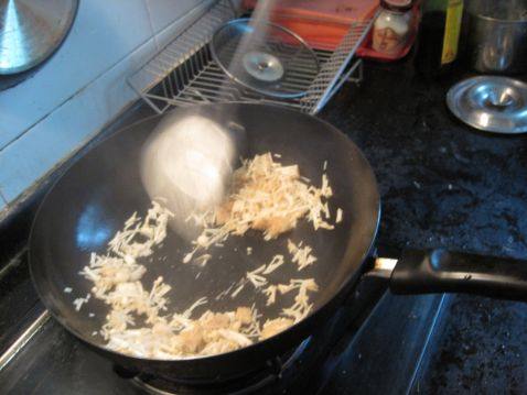 鸡腿肉菌菇羹步骤4