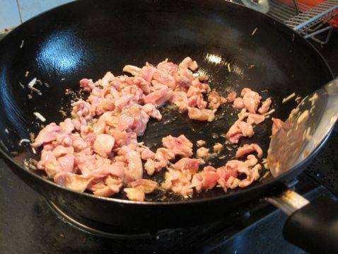 鸡腿肉菌菇羹步骤7