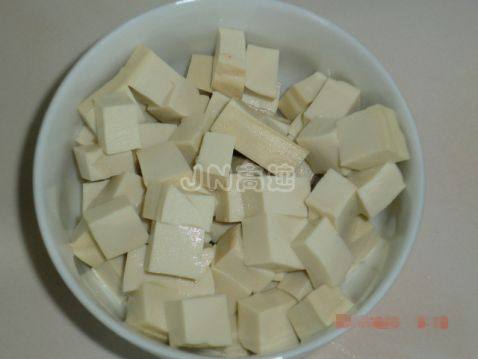 牛肉香菇豆腐羹步骤4
