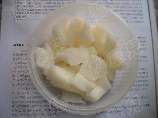 黑豆雪梨银耳羹步骤2