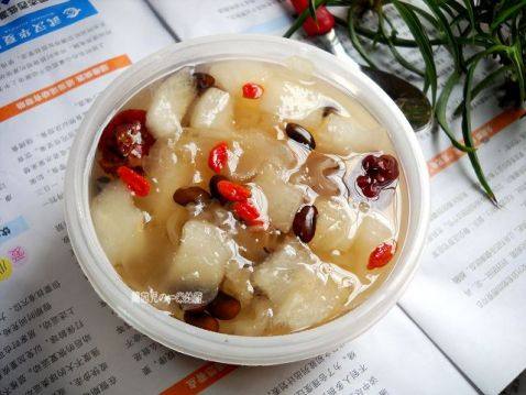 黑豆雪梨银耳羹步骤10