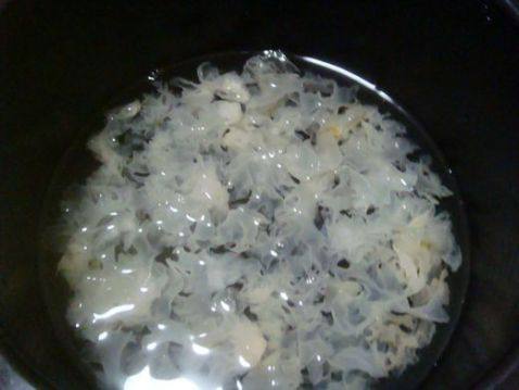 双耳雪梨羹步骤4