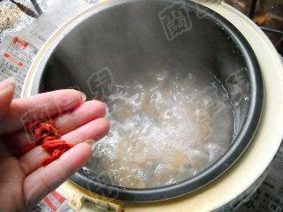 芡实枸杞银耳羹步骤6