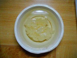 冰糖桂花银耳羹步骤2