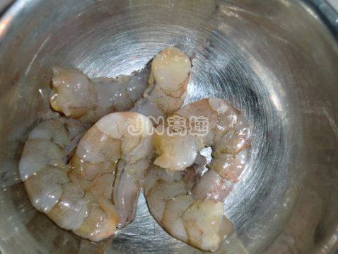 鲜虾仁鸡蛋羹步骤1