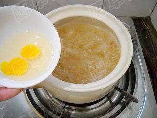 冰糖鸽蛋银耳羹步骤5