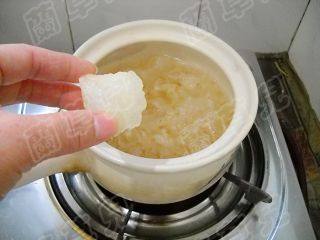 绿豆银耳羹步骤5