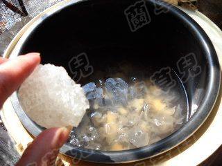 花生红枣银耳羹步骤5