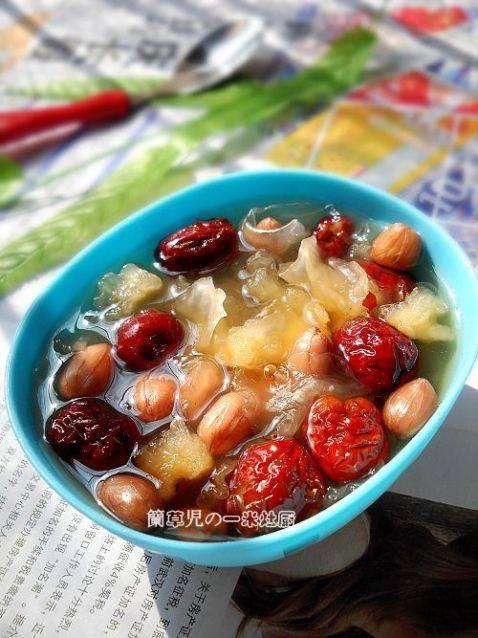 花生红枣银耳羹步骤6
