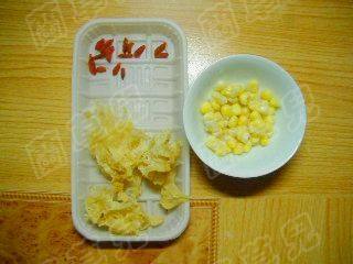 冰糖玉米银耳羹步骤1