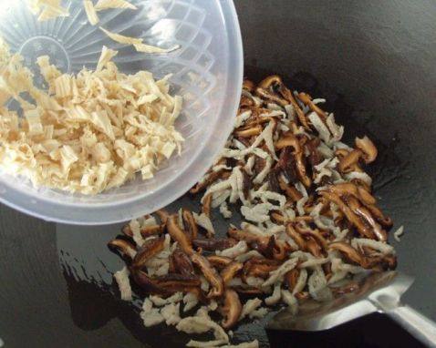 香菇鱼丸羹步骤7