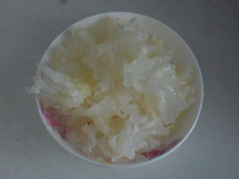 红枣银耳雪梨羹步骤2