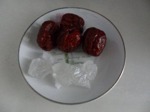 红枣银耳雪梨羹步骤3