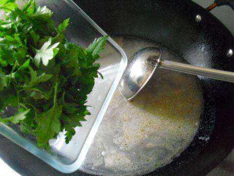 清热消暑的菊花汤羹步骤7