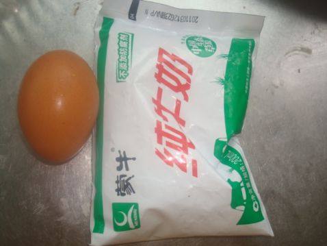 牛奶鸡蛋羹步骤1