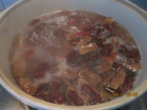 红豆银耳莲子羹步骤6