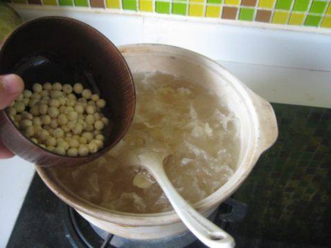 银耳羹步骤5