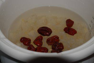 甜甜蜜蜜的冰糖银耳莲步骤3
