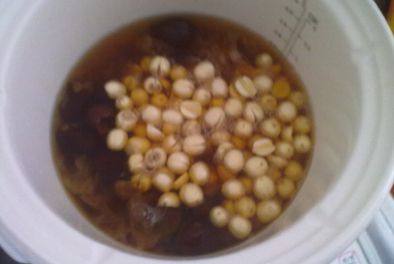 甜甜蜜蜜的冰糖银耳莲步骤7