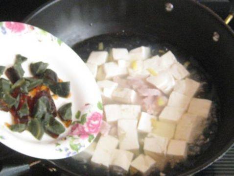 皮蛋肉丝豆腐羹步骤5
