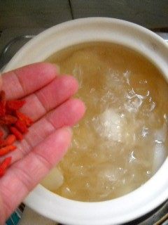 枸杞西米银耳羹步骤5