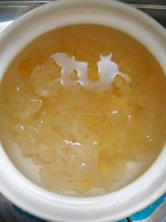 枸杞西米银耳羹步骤3