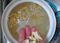 香蕉百合银耳羹步骤3
