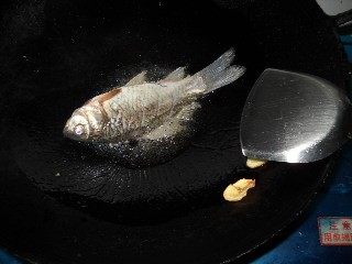 鲫鱼水蛋羹步骤4
