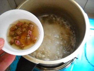 润泽肌肤之玫瑰银耳莲步骤8