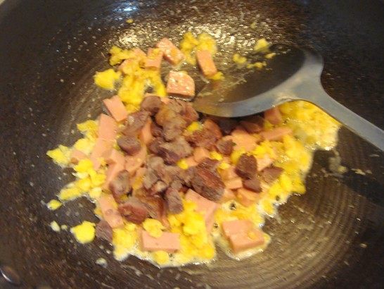 咸蛋黄叉烧豆腐羹步骤2