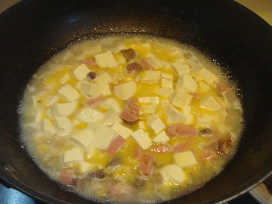 咸蛋黄叉烧豆腐羹步骤3