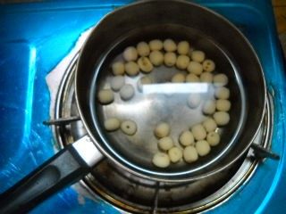 红枣莲子南瓜羹步骤2