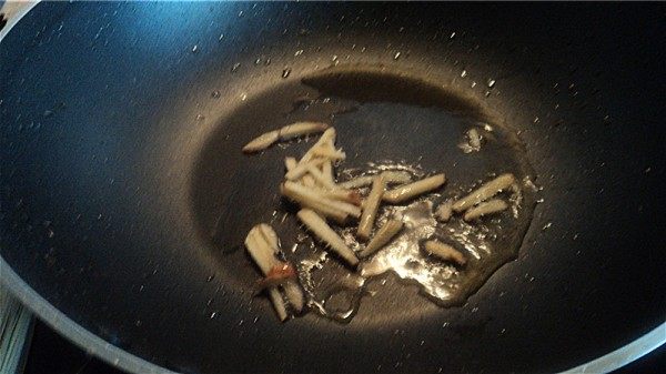鱼包蛋杂锦羹步骤1