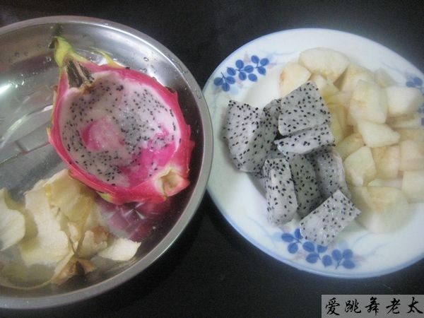 火龙果银耳羹步骤3