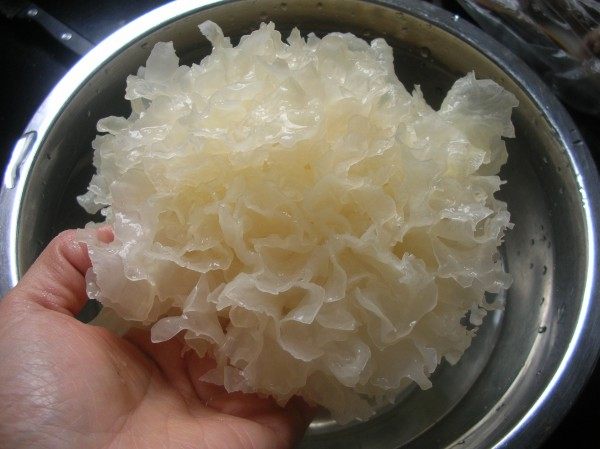 冰糖雪耳羹步骤3