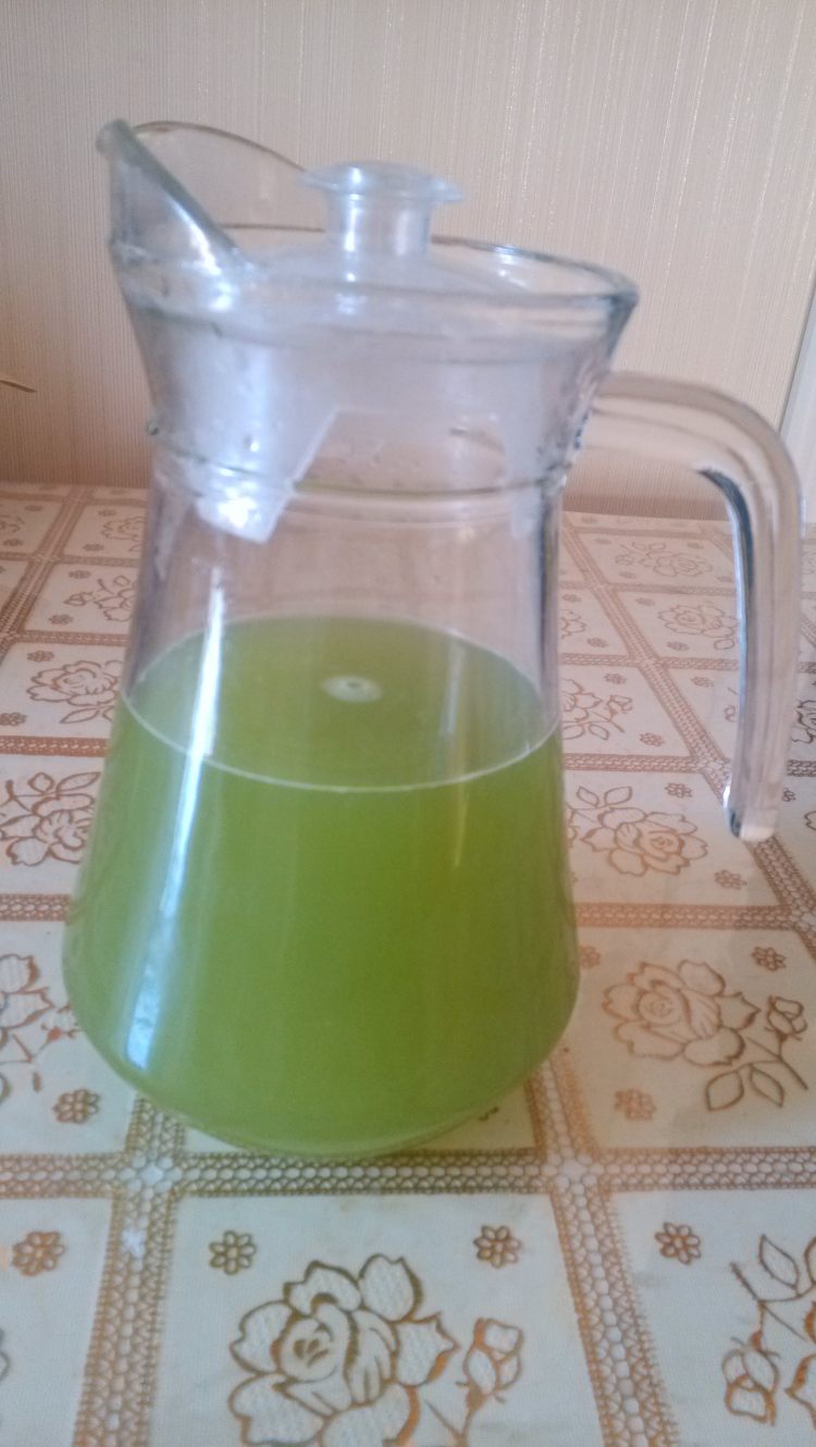 鲜榨芹菜梨汁步骤10