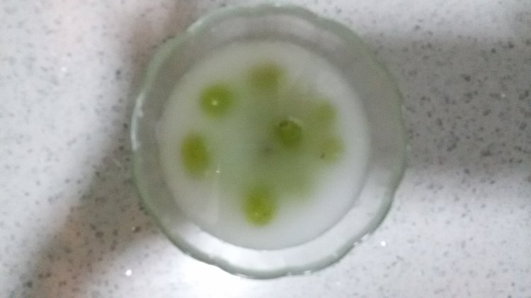 鲜榨无籽葡萄汁步骤5