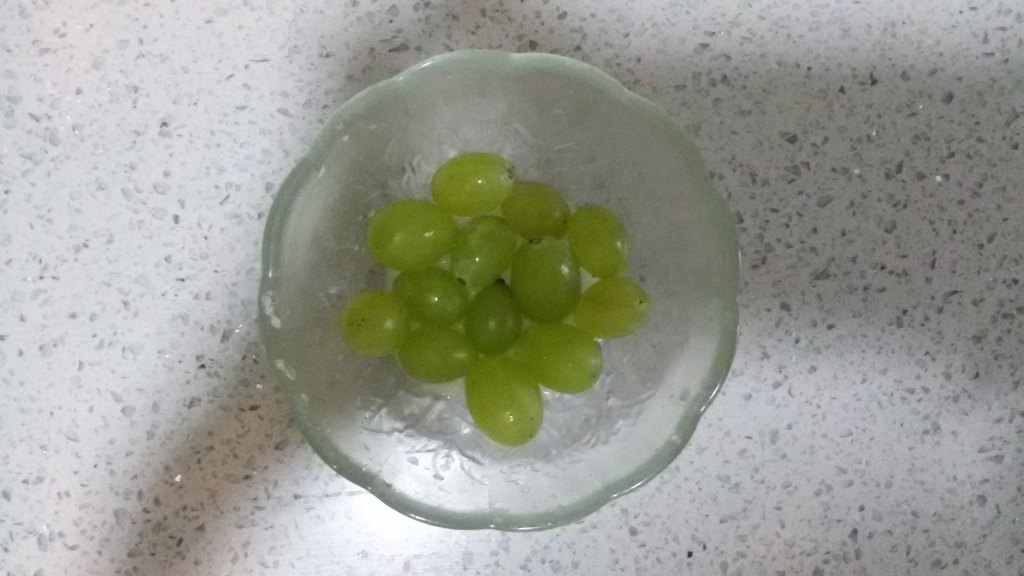 鲜榨无籽葡萄汁步骤6