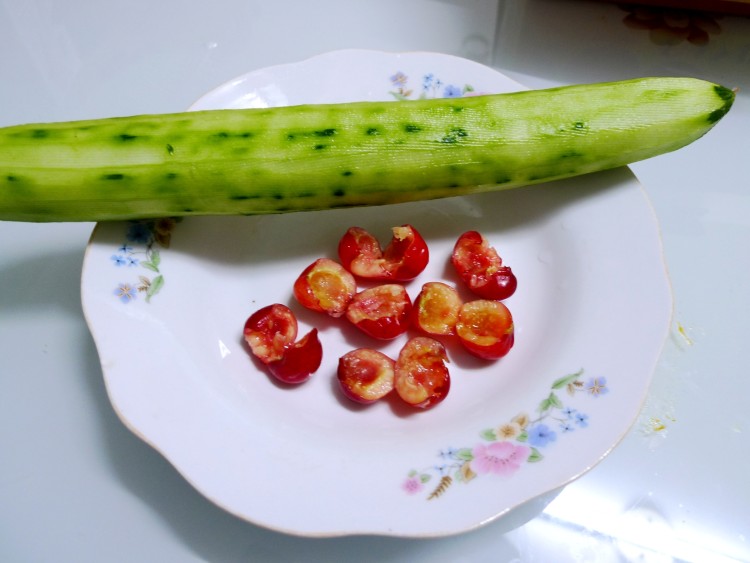 黄瓜樱桃汁步骤2