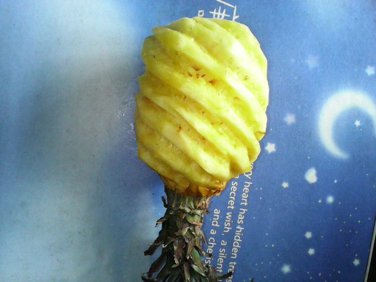 菠萝汁步骤1