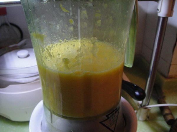柳橙菠萝汁步骤6