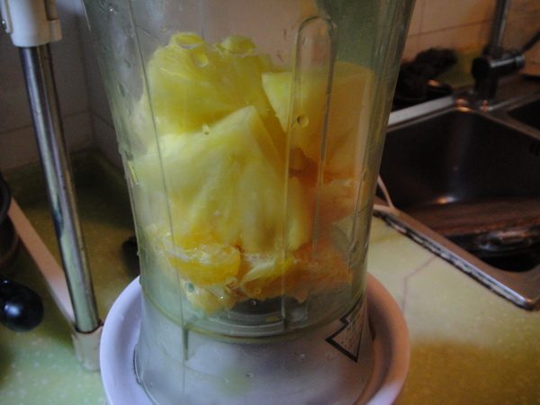 柳橙菠萝汁步骤5