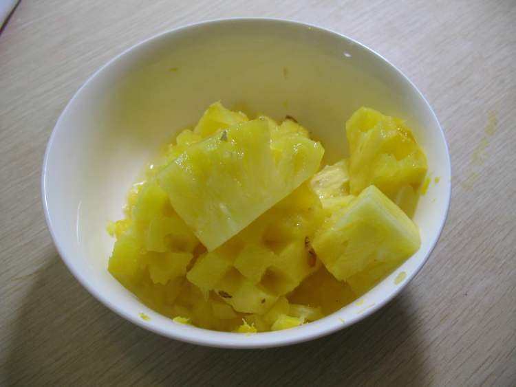 苹果菠萝梨汁步骤3