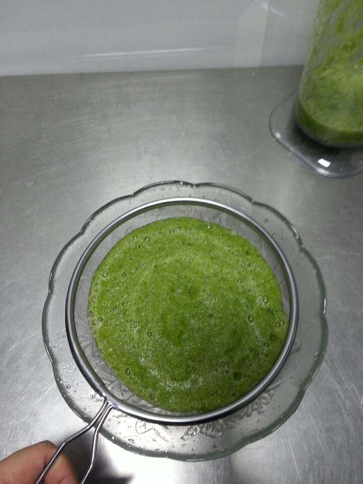 芹菜苹果汁步骤7