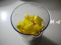 鲜榨苹果菠萝汁步骤4