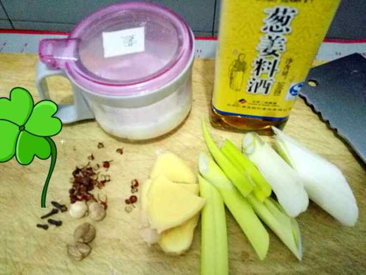 清汤羊肉山药煲步骤1