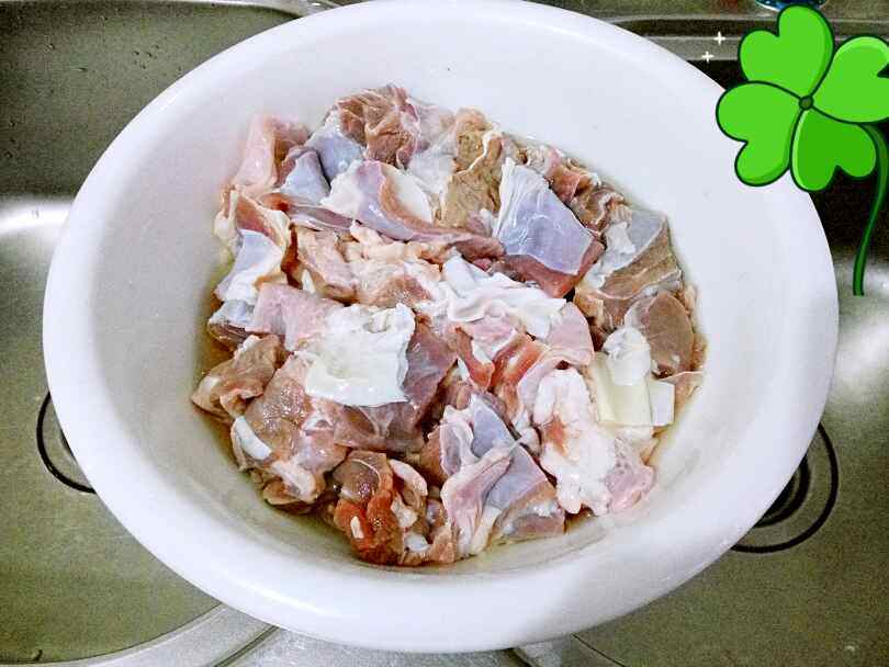 清汤羊肉山药煲步骤2