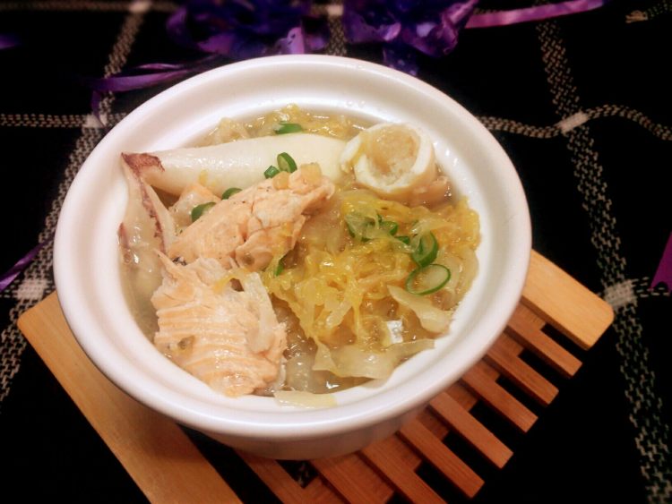 酸菜海鲜煲步骤9
