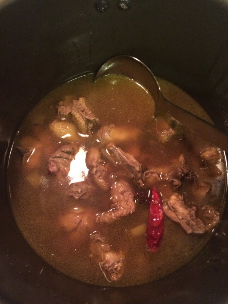 鸡肉炖榛蘑步骤6