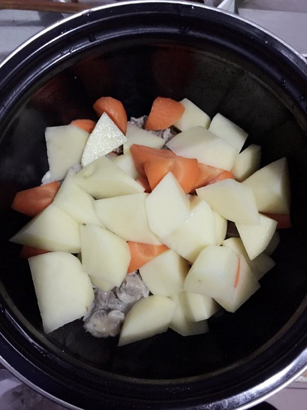 西红柿土豆炖牛肉步骤3